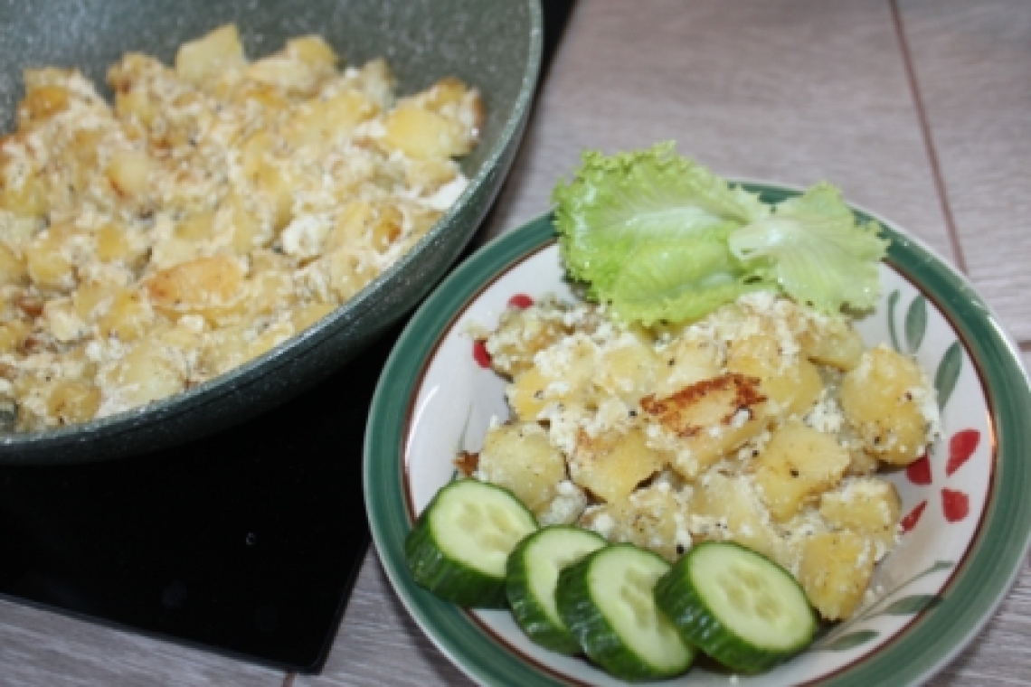 Жаренный картофель с сыром рикотта