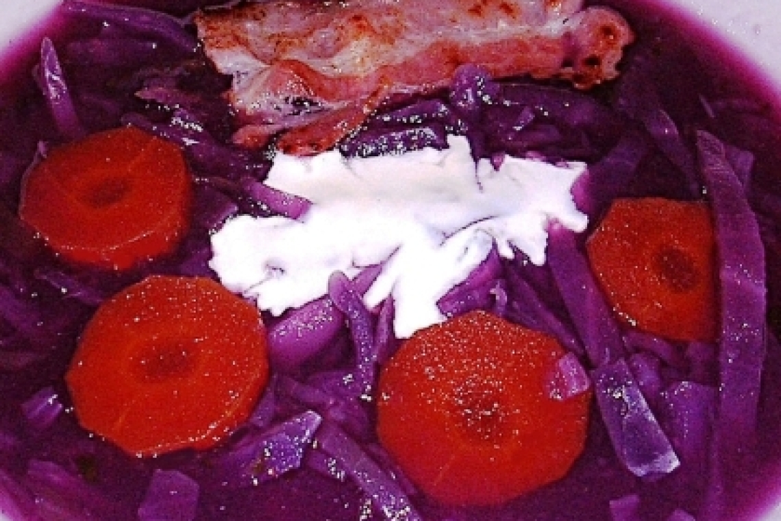 Суп из красной капусты. Фиолетовое настроение.