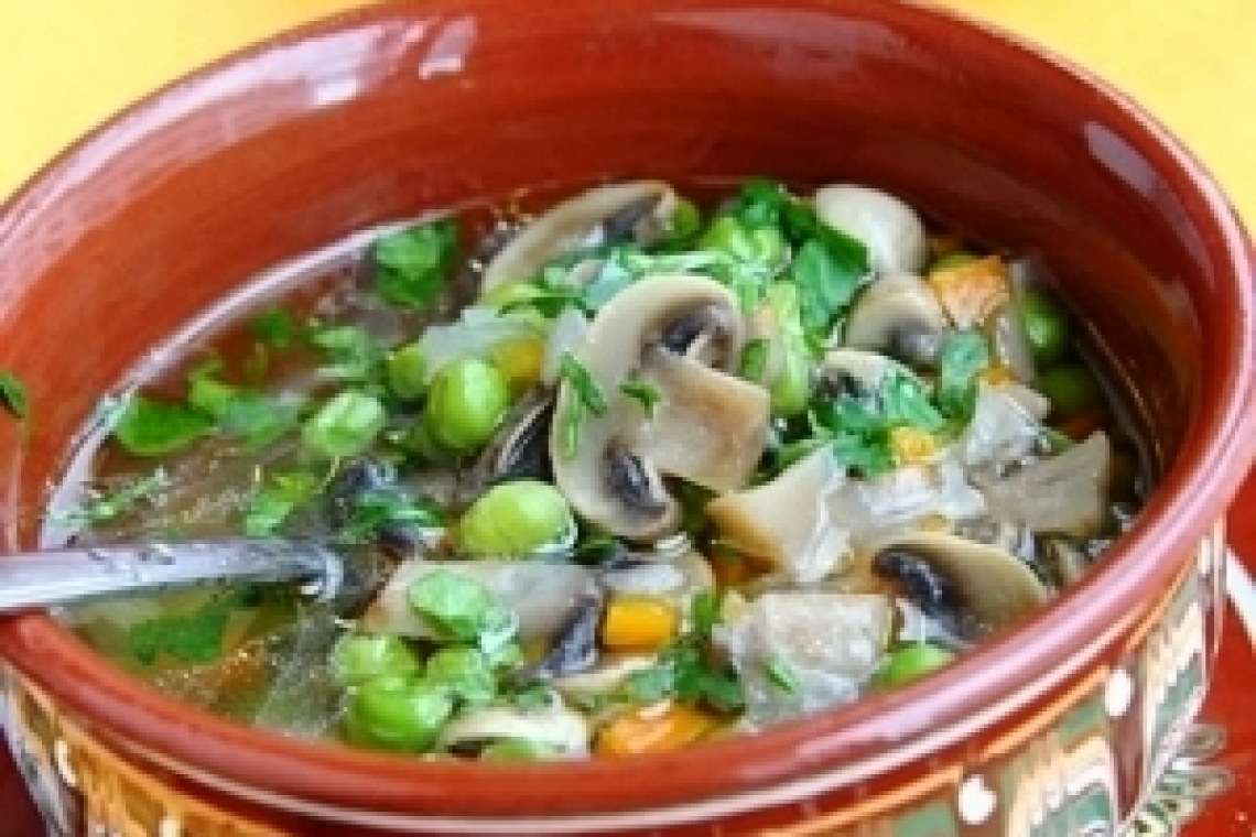 Грибной суп с горошком. Или гороховый с грибами?