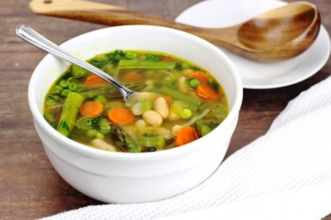 Классический весенний овощной суп с фасолью