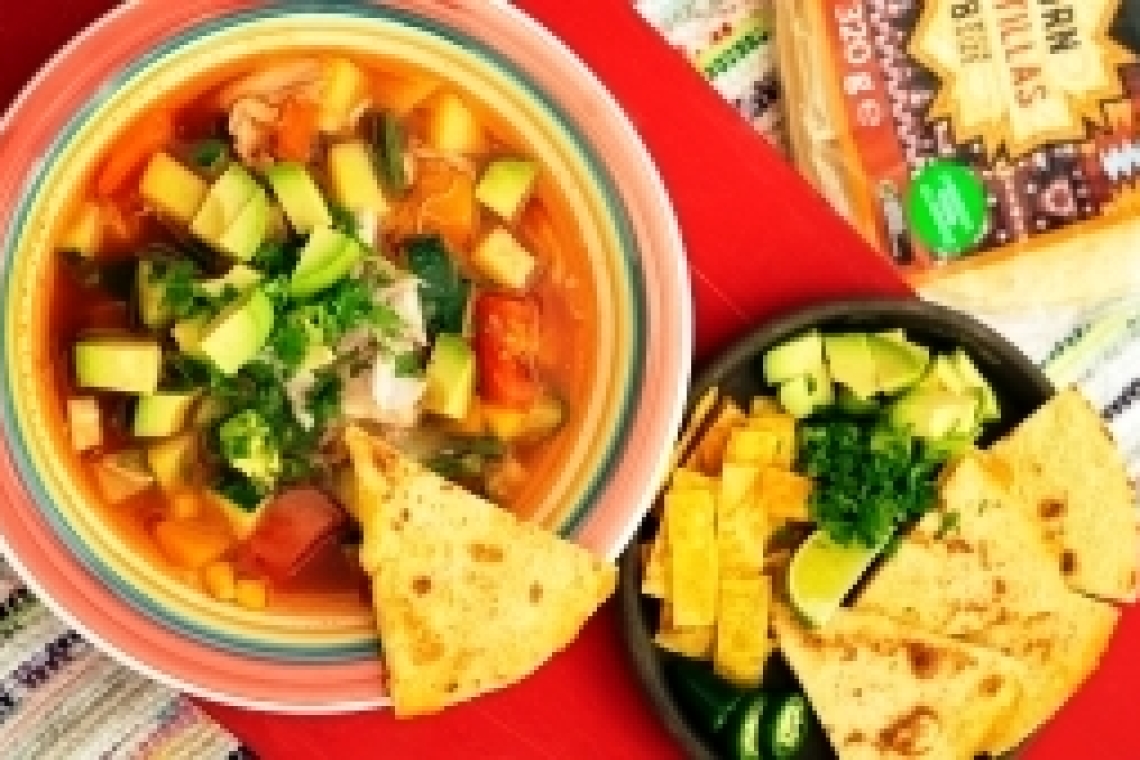 Мексиканский куриный суп с лепешками