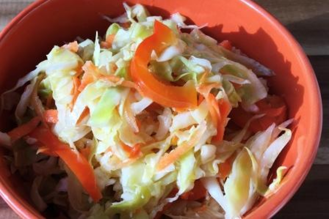 Маринованная капуста с морковью и сладким перцем