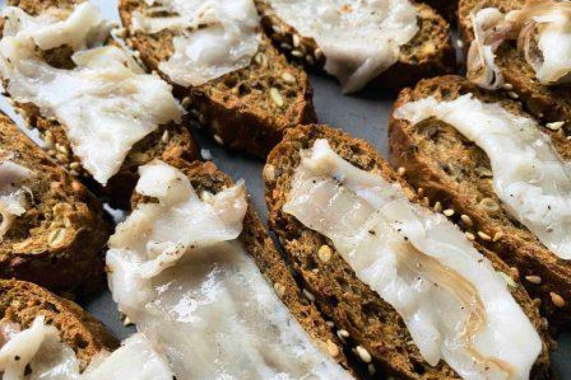 Италия. Тоскана. Свиное сало из Камайоре и розовое сало из Гамбителли