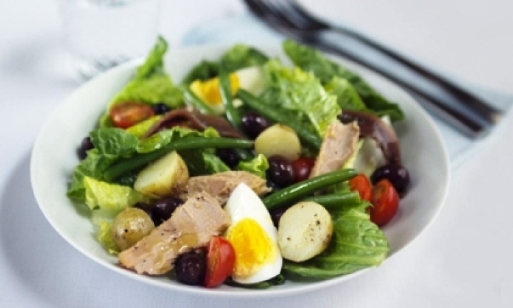 Классический салат нисуаз. Хаха, а мы предупреждали.