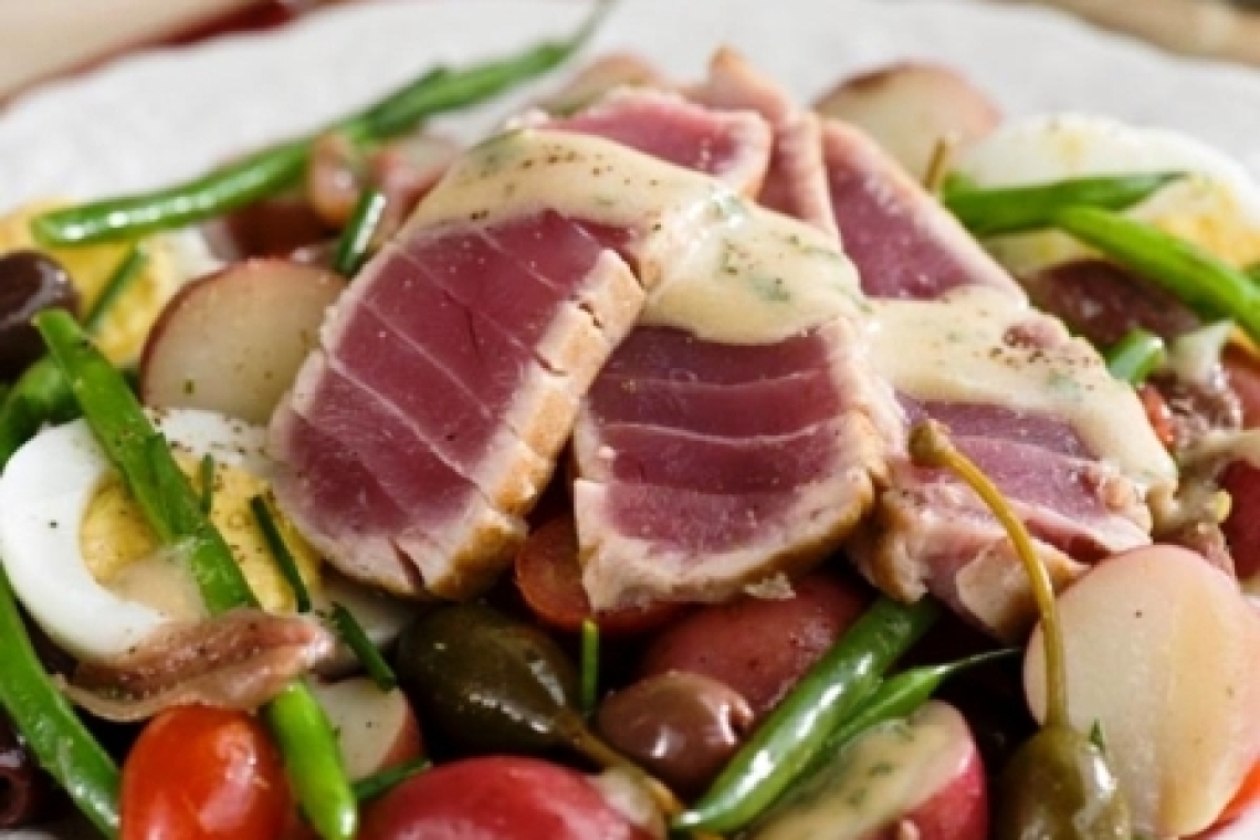 Где вы видели классический ниццкий салат нисуаз? В Ницце.