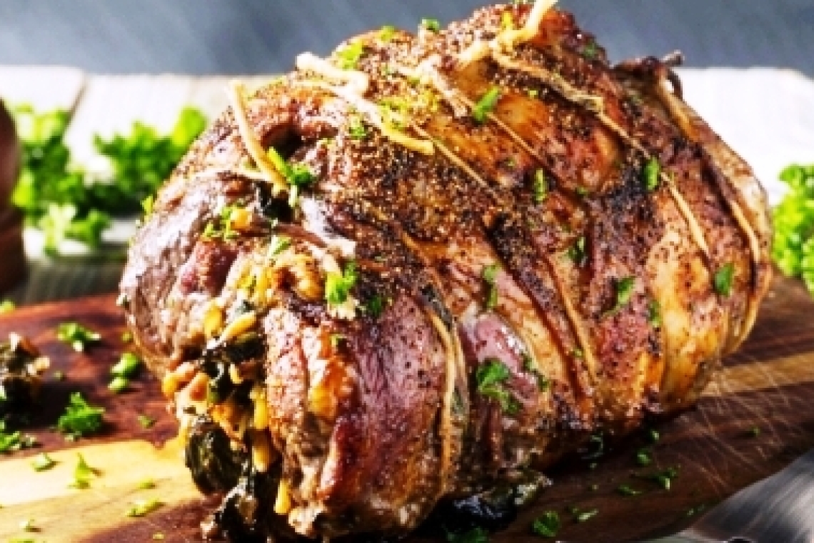 Баранья ножка с пряной зеленью