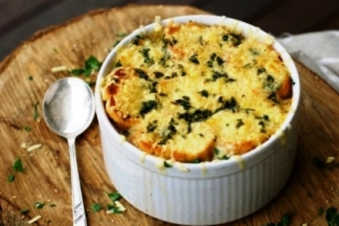 Французский луковый суп с крутонами