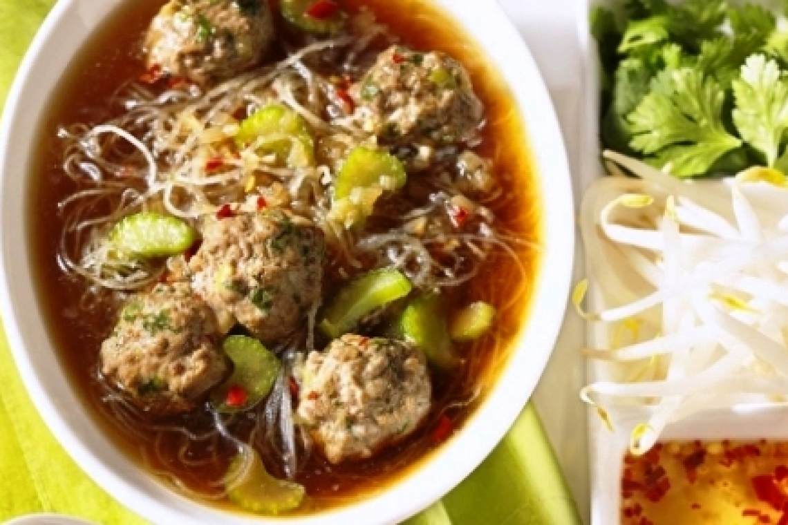 Азиатский суп с фрикадельками