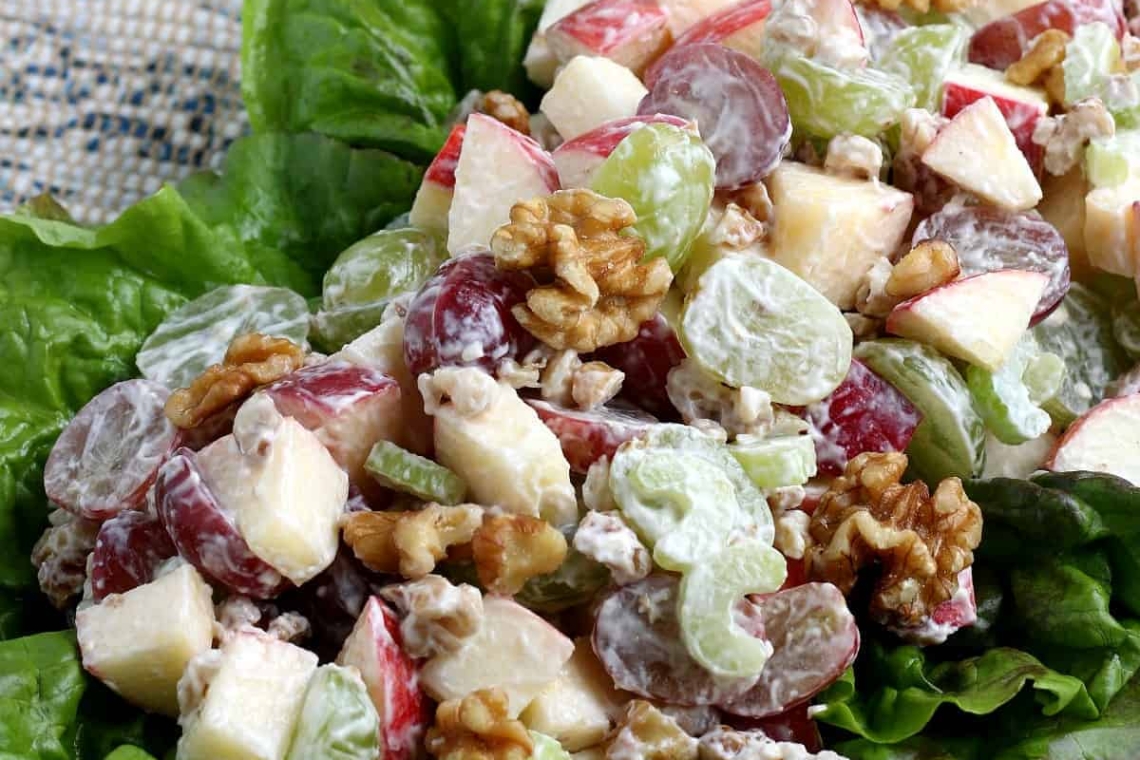 Салат Уолдорф или Вальдорфский салат. Придумано в Нью-Йорке