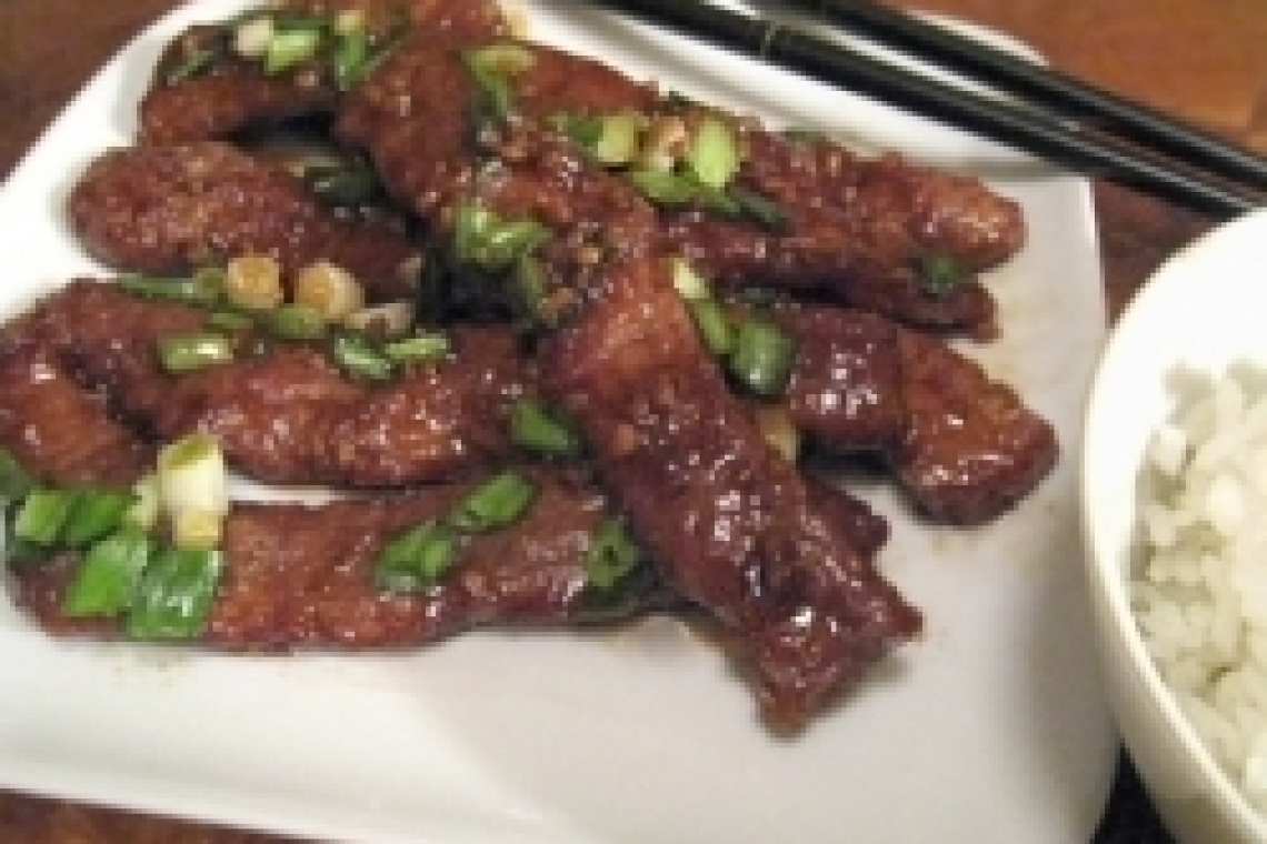 Говядина в сладко-соевом соусе. Монгольское блюдо.