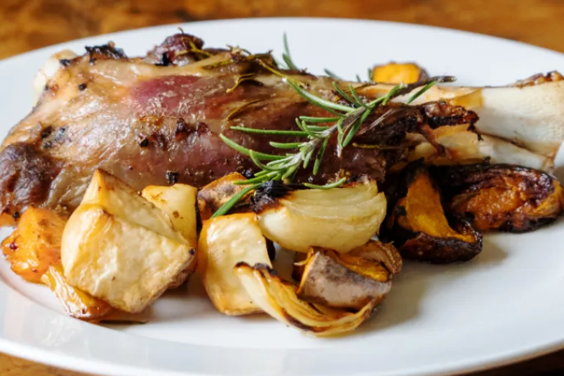 Рецепт запеченной свиной рульки