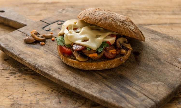 Bergbauern Schmankerl. Горное сырное лакомство